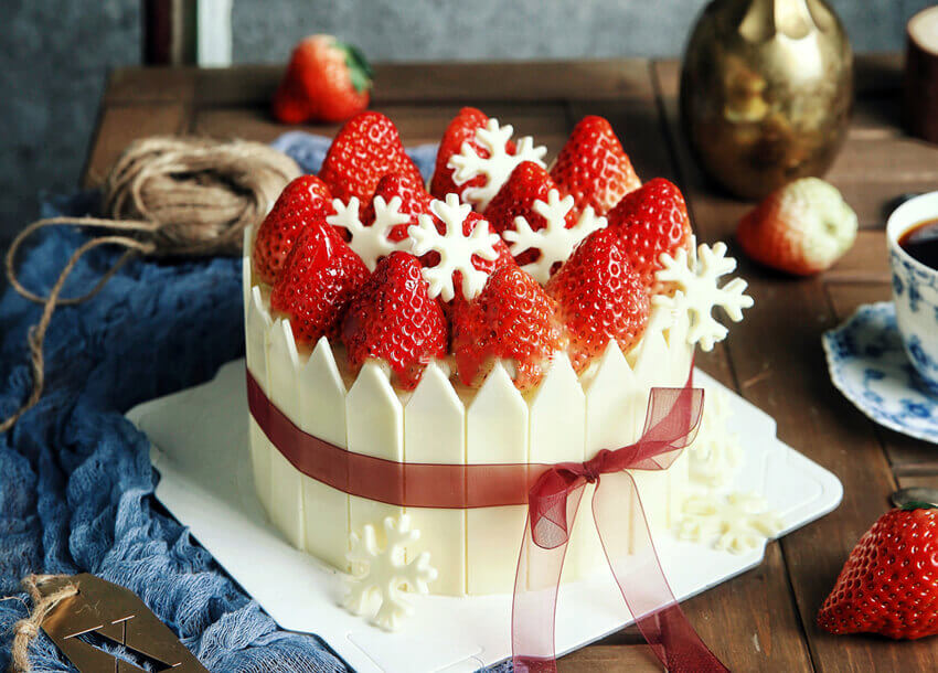 草莓白巧蛋糕